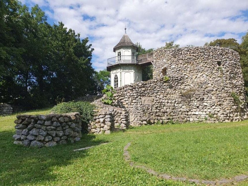 Obnovuju pychu dubnickeho parku a jaskynu