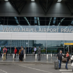 Pre dronove vyhrazky zasahuje policia na letisku