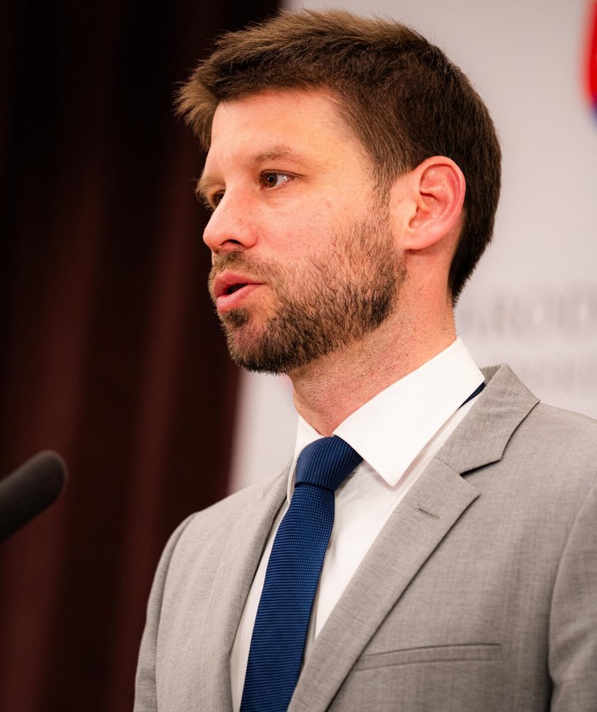 Simecka skritizoval vladu za nesplnenie slubov