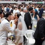 V Paraguaji zosobasili stovky parov naraz