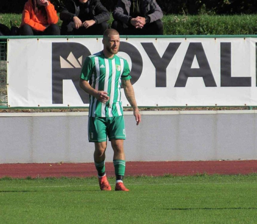 V lete ponuky odmietal chcel syna na tribune Posila Noveho Mesta striela dolezite goly