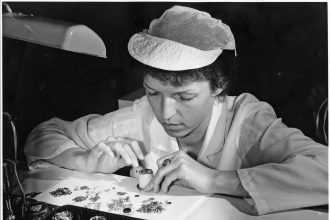 Za socializmu ich vyrabali miliony po revolucii museli vsadit na luxus Nosil ich aj Havel