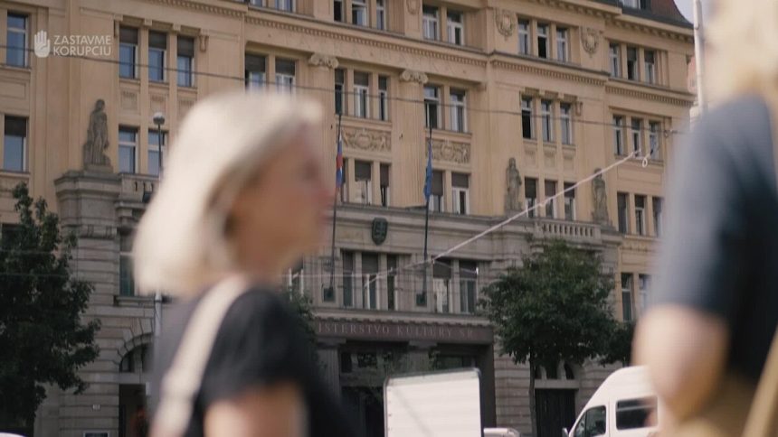 Cez ciaru Statna opera kolabuje clovek zarobi 135 tisic