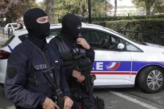 Francuzsko Dolapili jedneho z usitych vaznov