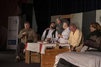 Herecka zaspala pocas predstavenia osemdesiatrocny subor prezil