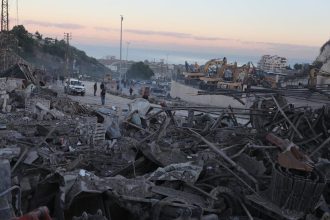 Izrael hrozi zintenzivnenim utokov proti Hizballahu v Libanone