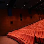 Kinosaly v parizskej Cinematheque Francaise na mesiac zavru dovodom su plostice