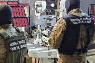 Kriminalny urad financnej spravy odhalil najvacsiu nelegalnu tovaren na cigarety