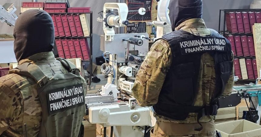 Kriminalny urad financnej spravy odhalil najvacsiu nelegalnu tovaren na cigarety