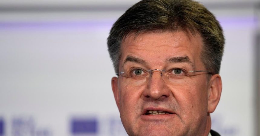 Lajcak bol s Epsteinom blizsi ako tvrdi Fico vaha a Danko nanho tlaci