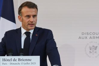 Macron Mame povinnost dosiahnut vysledky v FCAS