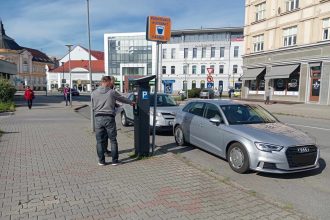 Mesto pod Pustym hradom rozsiri parkovanie na sidliska