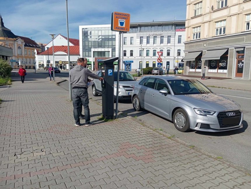 Mesto pod Pustym hradom rozsiri parkovanie na sidliska
