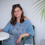 Neznamy pachatel rozbil okno manzelom Simeckovym