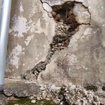 Opravu muru v havarijnom stave nema kto vykonat