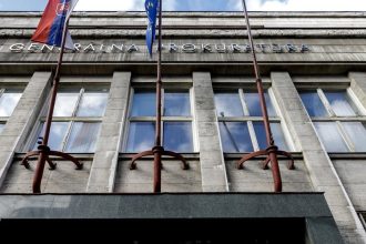 PROKURATURA Zalezitosti prokuratury by sa nemali riesit v parlamente