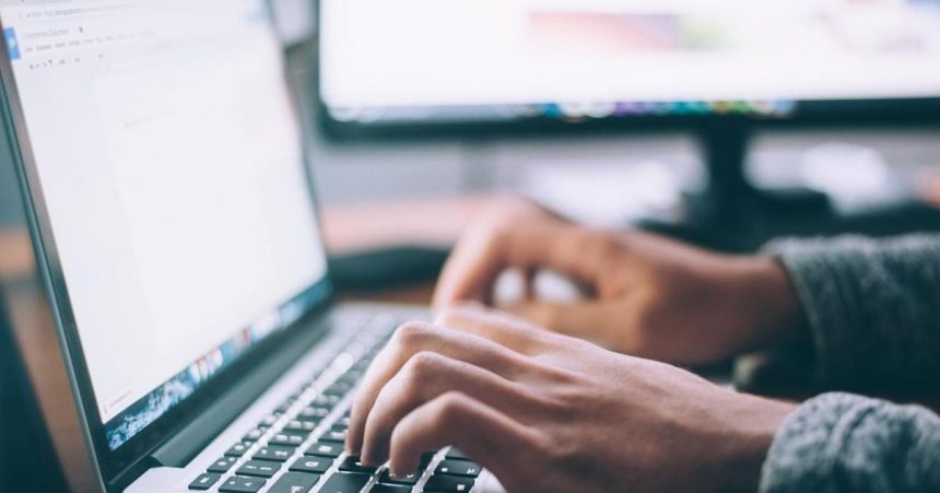 Revolut spusta nove partnerstvo s Booking com