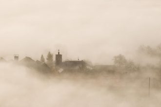 SHMU ocakava oblacne a hmliste pocasie