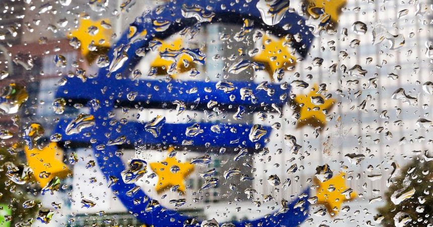 Spotrebitelska dovera v eurozone zostala rovnaka v EU klesla