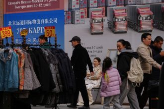 Spotrebitelske ceny v Cine v oktobri vzrastli vyrobne ceny klesli