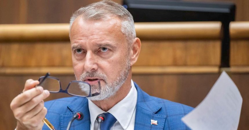 Sutazi sa malo hrozi plytvanie Rasiho zasah do statnych zakaziek naplnil obavy