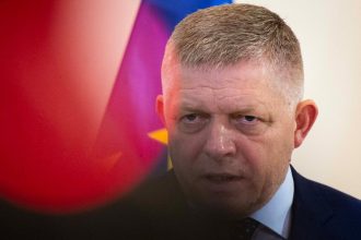 Verejny dlh dosahuje maximum caka sa zmrazenie platov