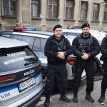 Zrazena zena stratila krv traja policajti zastavili krvacanie