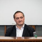 Dekan Burda sa objavil v reklame na rusenie uradu