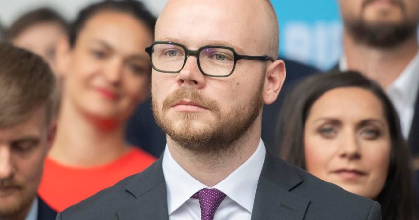 Dvorak kritizoval ze Sasko neskoro predstavil navrh novely k liekovej politike