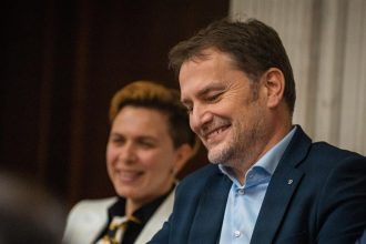 HNUTIE SLOVENSKO Ozrati poslanci hlasuju o osudoch ludi vyhlasil Matovic ktory pokracuje v boji za povinne kontroly na alkohol a drogy v parlamente