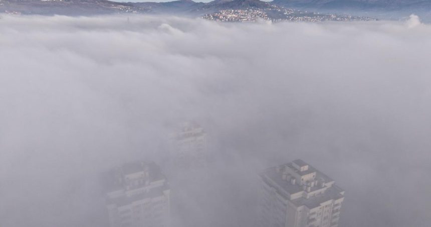 Husta hmla a smog narusili zivot v Sarajeve