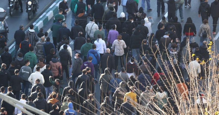 Iran Studenti zacali protestovat po maloobchodnikoch