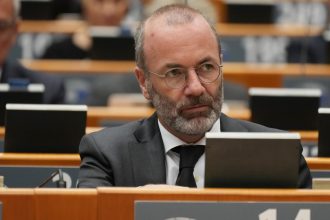 Komisia udajne upustila od zakazu motorov