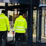 Kradli pracie prasky a mobilne telefony