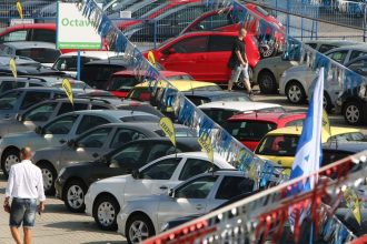 Kretinsky kupuje najvacsiu stredoeuropsku siet autobazarov AAA Auto