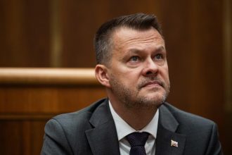 Kritika IT komunity sa potvrdila Urad stopol tender