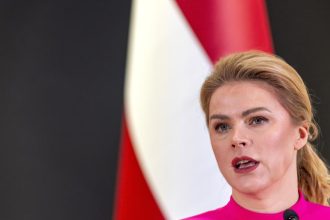 Lotyssko o pol roka predlzilo ochranu hranice s Bieloruskom