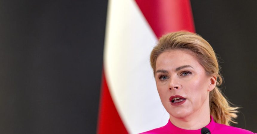 Lotyssko o pol roka predlzilo ochranu hranice s Bieloruskom