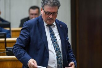 Na skolskom vybore k dvom peticiam proti zakonom nebolo prijate uznesenie