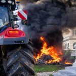 Ohen a hnoj v bruselskych uliciach Farmari bojuju proti dohode s Juznou Amerikou