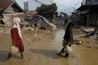 Pocet obet zaplav a zosuvov pody v Indonezii prekrocil tisic