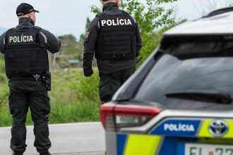 Policajti asistovali pri prevoze srdca cez tunel Visnove