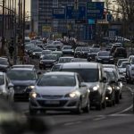 Policia Kolony na D2 smerom do Ceskej republiky pretrvaju do vecera