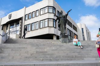 Poslanci prijali v tomto roku 113 zakonov 21 zrychlene