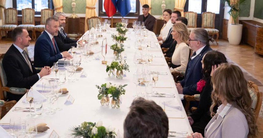 Prezident sa zhodol s europoslancami na aktivite slovenskej diplomacie