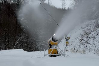Sneznedela valia ostosest oblubene stredisko sa chysta na prvu lyzovacku