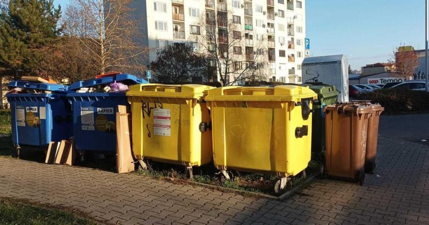 V meste menia pravidla pre tych co su doma menej