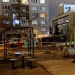 V meste si ide kazdy po svojej linii budu dve podobne stavby