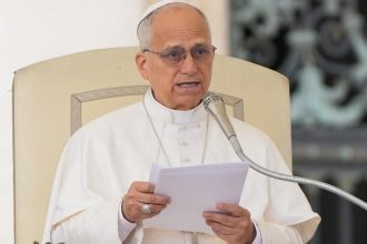 Vatikan Papez po strelbe v Sydney vyzval na ukoncenie antisemitskeho nasilia