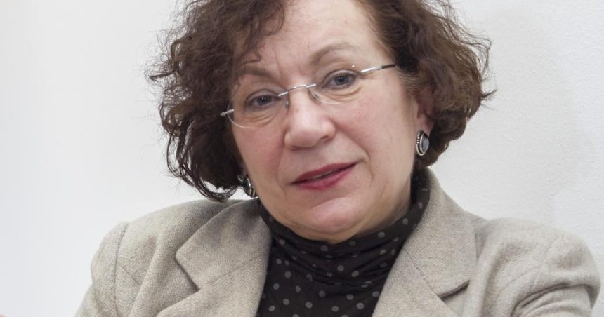 Verejnost a vlada vo vztahu k EU Kazdy taha inym smerom